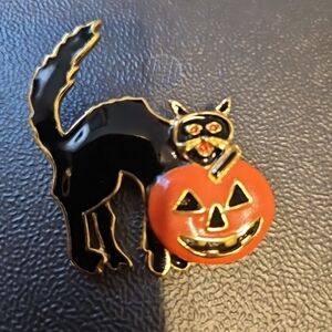 Vintage HALLOWEEN PIN